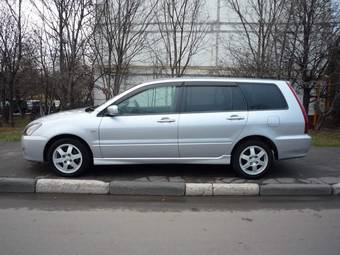 2004 Mitsubishi Lancer Wagon Photos