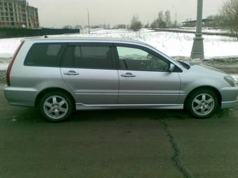 2005 Mitsubishi Lancer Wagon Photos