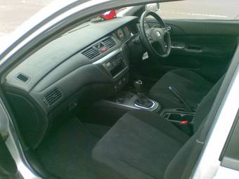 2005 Mitsubishi Lancer Wagon Pictures