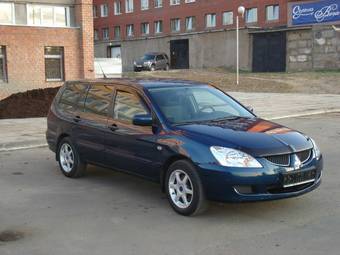 2005 Mitsubishi Lancer Wagon Pictures