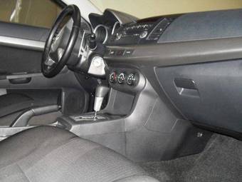 2009 Mitsubishi Lancer X Pictures