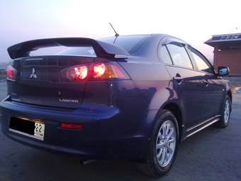 2010 Mitsubishi Lancer X Pictures