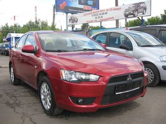 2010 Mitsubishi Lancer X Photos