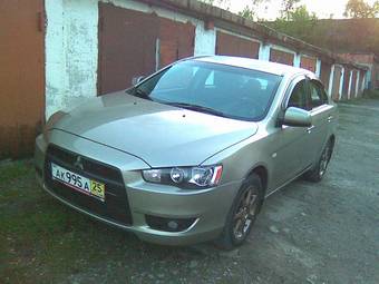 2010 Mitsubishi Lancer X Photos