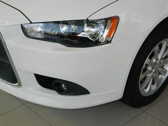 2011 Mitsubishi Lancer X Photos