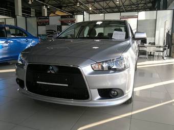 2011 Mitsubishi Lancer X Photos