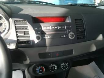 2011 Mitsubishi Lancer X Pictures