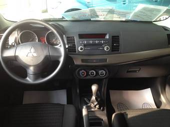 2011 Mitsubishi Lancer X Photos