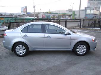 2011 Mitsubishi Lancer X Pictures