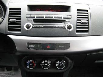 2011 Mitsubishi Lancer X Pictures