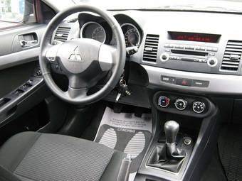 2011 Mitsubishi Lancer X Pictures