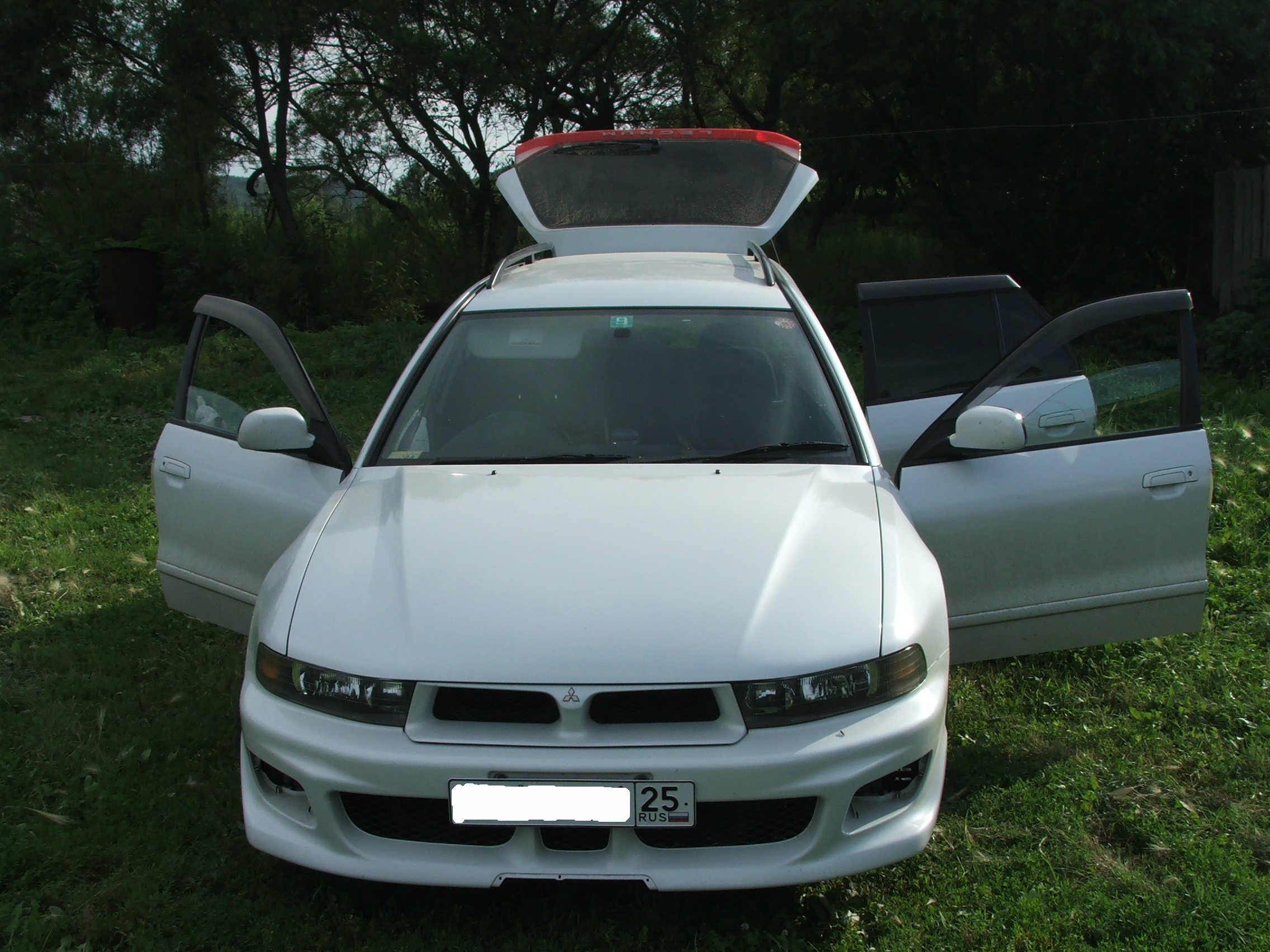 1998 Mitsubishi Legnum