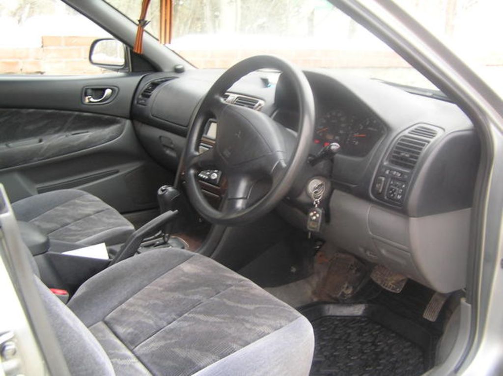 1998 Mitsubishi Legnum