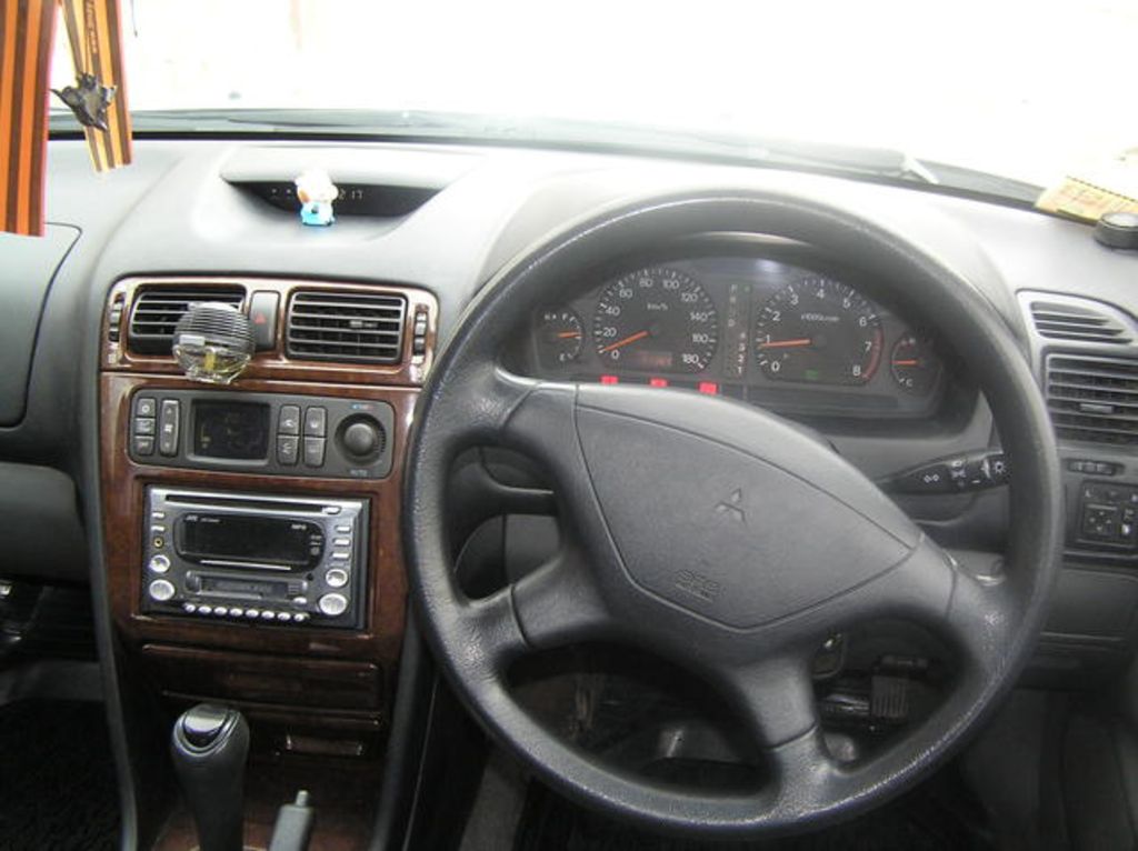 1998 Mitsubishi Legnum