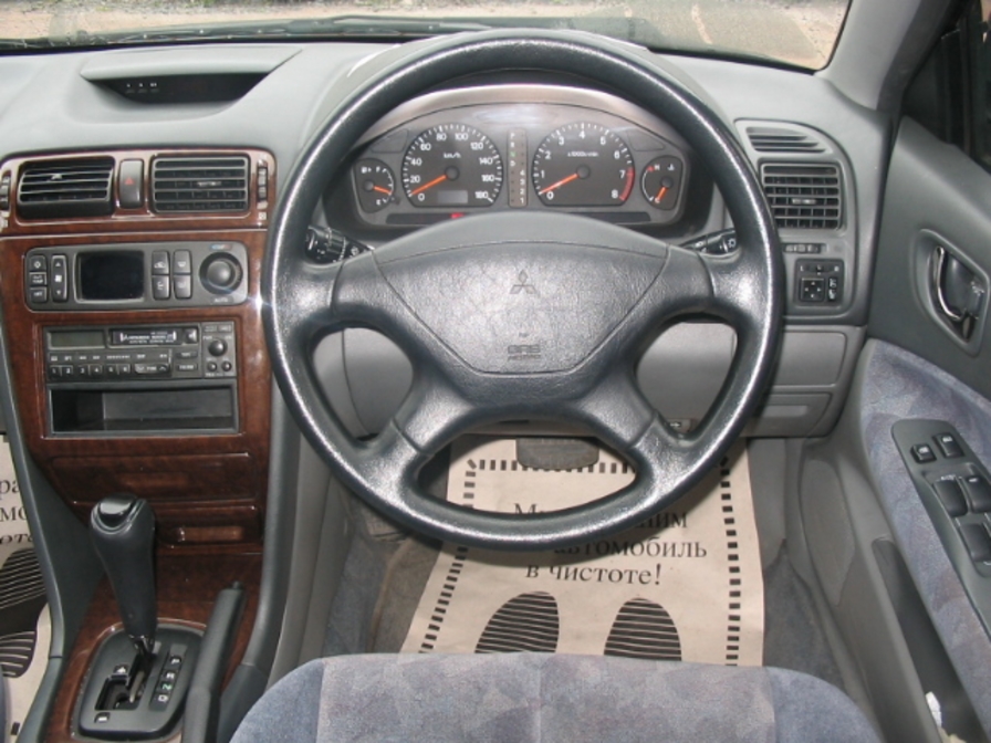 1998 Mitsubishi Legnum Photos