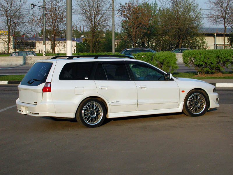 1999 Mitsubishi Legnum Images
