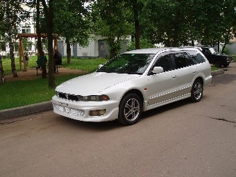 2000 Mitsubishi Legnum