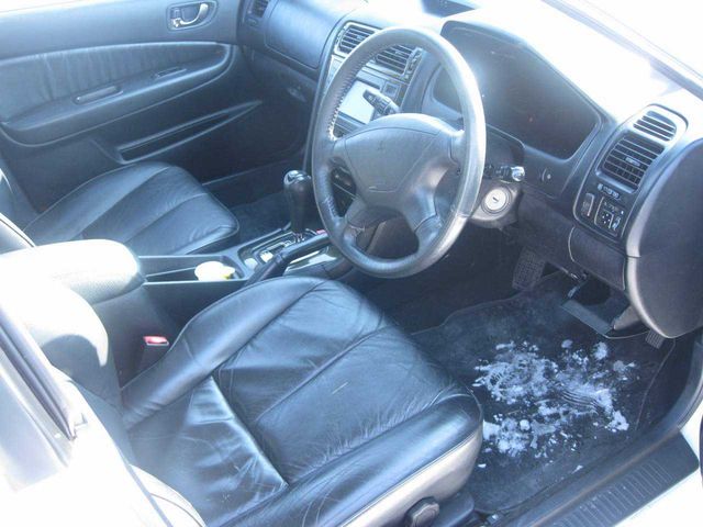 2000 Mitsubishi Legnum