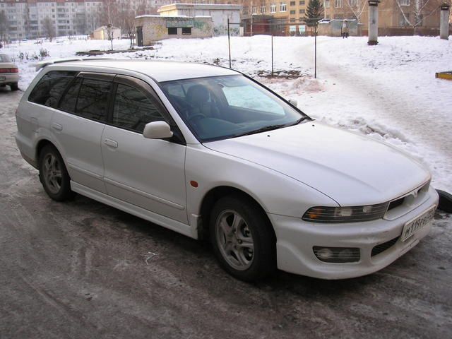 2000 Mitsubishi Legnum