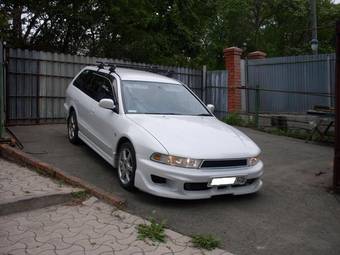 2000 Mitsubishi Legnum Images