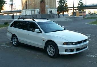 2000 Mitsubishi Legnum Photos