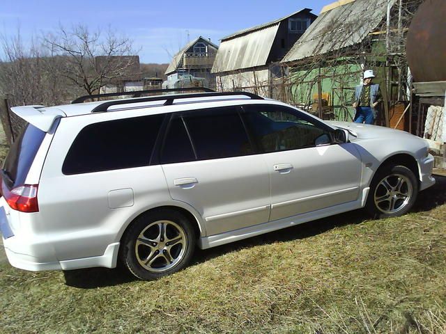 2001 Mitsubishi Legnum