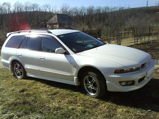 2001 Mitsubishi Legnum