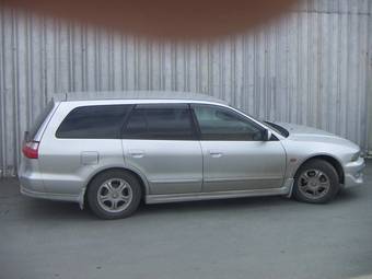 2002 Mitsubishi Legnum Photos