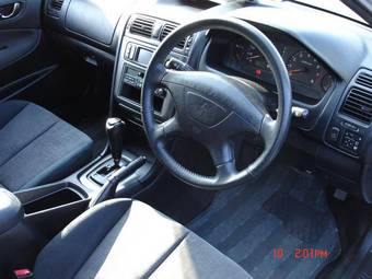 2002 Mitsubishi Legnum Photos