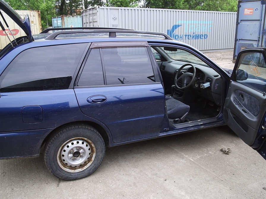 1999 Mitsubishi Libero Photos