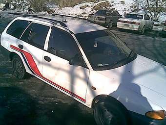2000 Mitsubishi Libero Photos