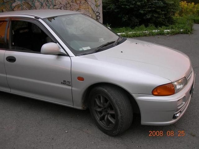 2001 Mitsubishi Libero