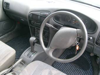 2001 Mitsubishi Libero Photos