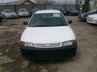 2001 Mitsubishi Libero Photos
