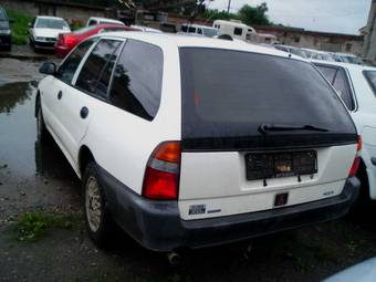 2001 Mitsubishi Libero Photos