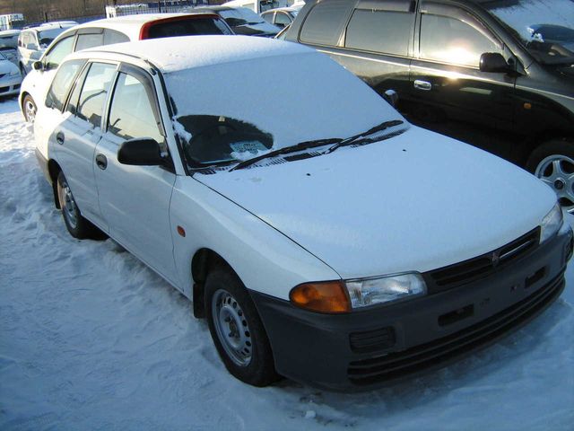 2002 Mitsubishi Libero