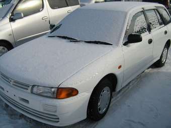 2002 Mitsubishi Libero Pictures