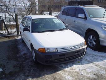 2002 Mitsubishi Libero Photos