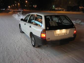 2002 Mitsubishi Libero Photos