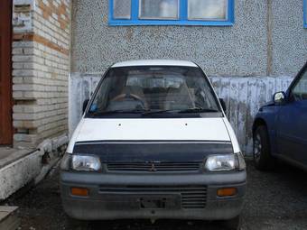 1991 Mitsubishi Minica Photos