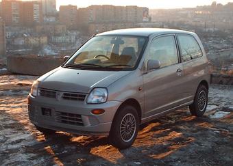 2000 Mitsubishi Minica