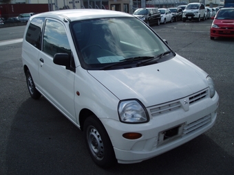 2000 Mitsubishi Minica