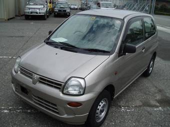 2000 Mitsubishi Minica