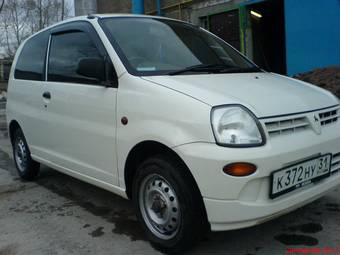 2000 Mitsubishi Minica Pictures