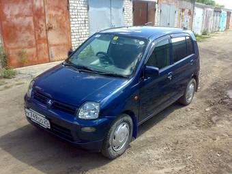 2000 Mitsubishi Minica Photos