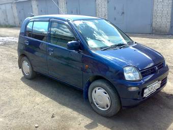 2000 Mitsubishi Minica Pictures