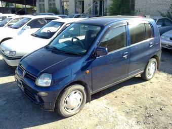 2000 Mitsubishi Minica