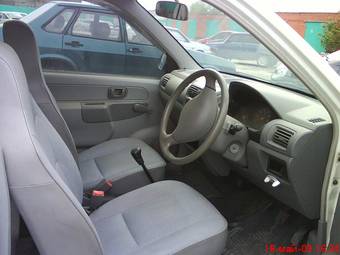 2000 Mitsubishi Minica Pictures