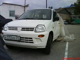 2000 Mitsubishi Minica Photos