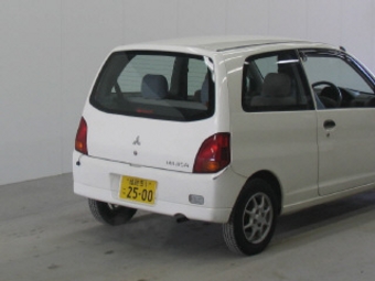 2001 Minica